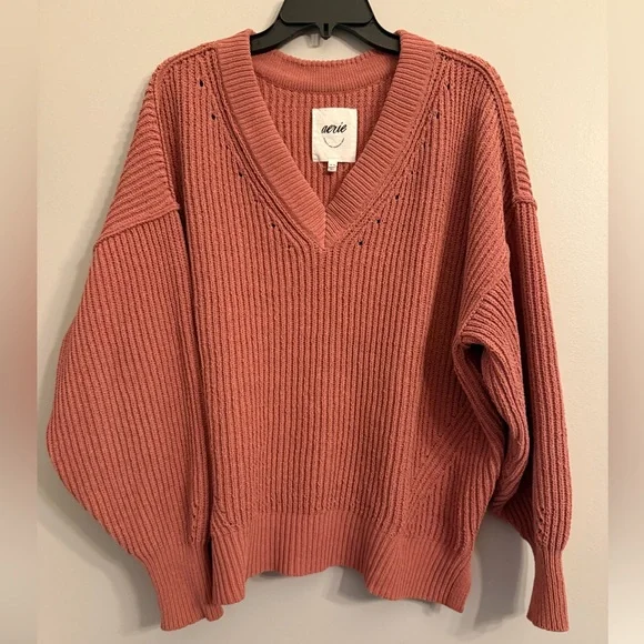 Aerie Beyond Chenille v-neck sweater, EUC
Medium - Picture 1 of 3
